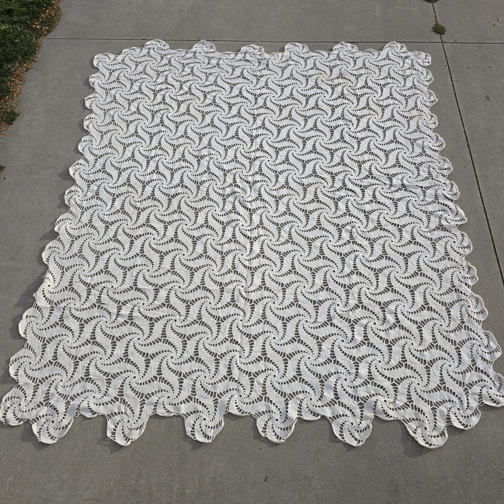 VTG Handmade Crochet Lace Bedspread Spiral Pinwheel Cottagecore 76x86 Full Queen - Picture 9 of 16